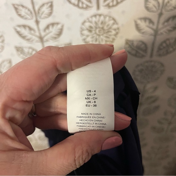 La Blanca Island Goddess Off-The-Shoulder Ruffled Tummy-Control Swimsuit Size 4 - Picture 8 of 9